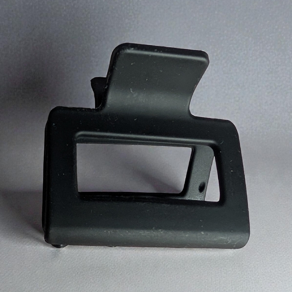 Black Small Hair Claw Clip (New)